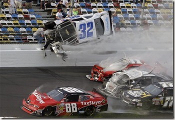 Daytona-500-car-crash-pic